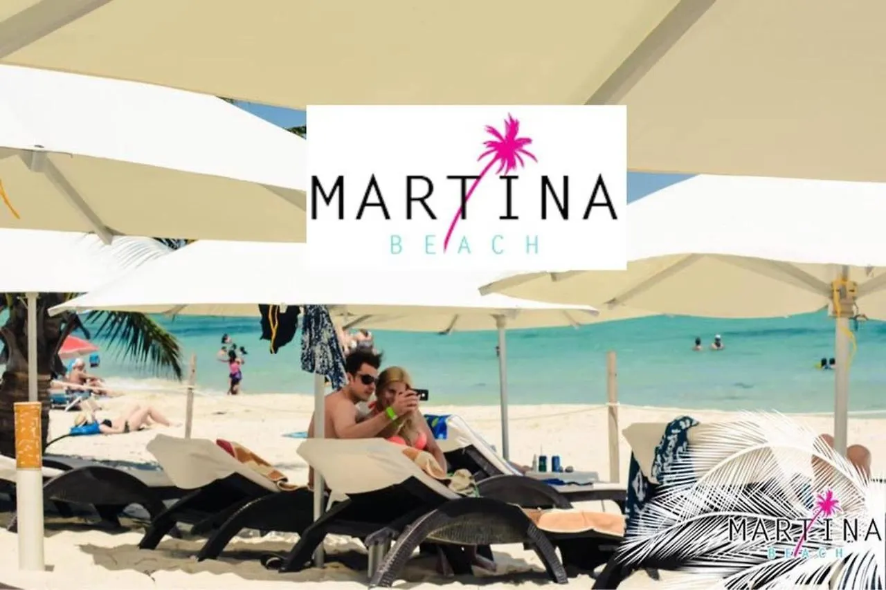 One Bedroom, Great Location, Large Roof Pool With Beautiful Views, Gym Included Playa del Carmen Hébergement de vacances