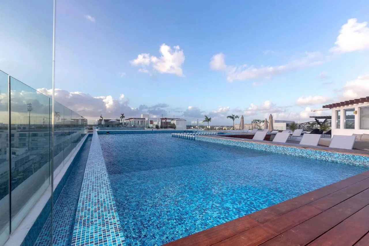 One Br Great Location, Large Roof Pool With Beautiful Views, Gym Included! Villa Playa del Carmen 0*,  Mexico