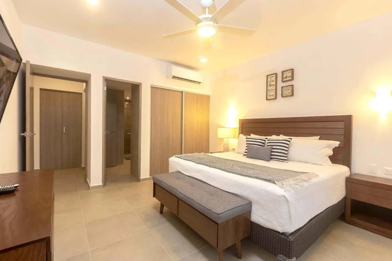 Feriehus One Br Great Location, Large Roof Pool With Beautiful Views, Gym Included! Villa Playa del Carmen