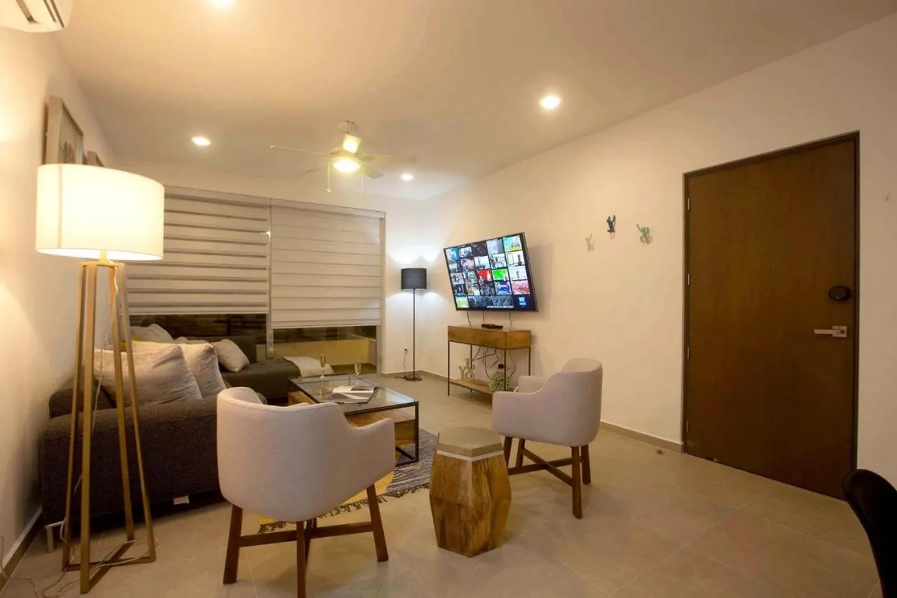 One Br Great Location, Large Roof Pool With Beautiful Views, Gym Included! Villa Playa del Carmen 0*,