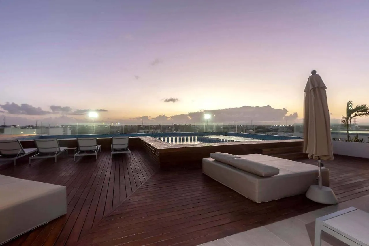 One Br Great Location, Large Roof Pool With Beautiful Views, Gym Included! Villa Playa del Carmen Feriehus