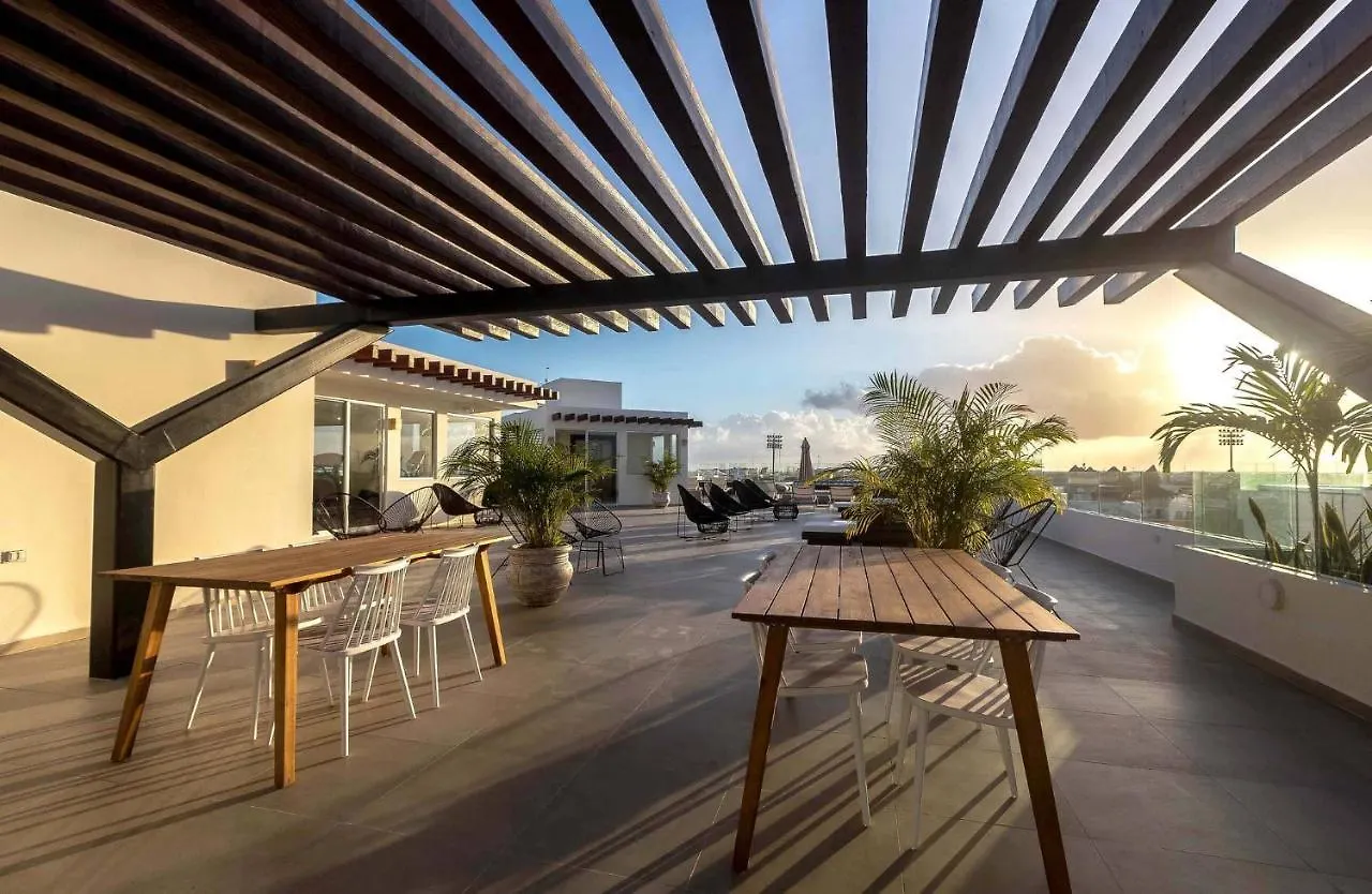 One Br Great Location, Large Roof Pool With Beautiful Views, Gym Included! Villa Playa del Carmen Mexico